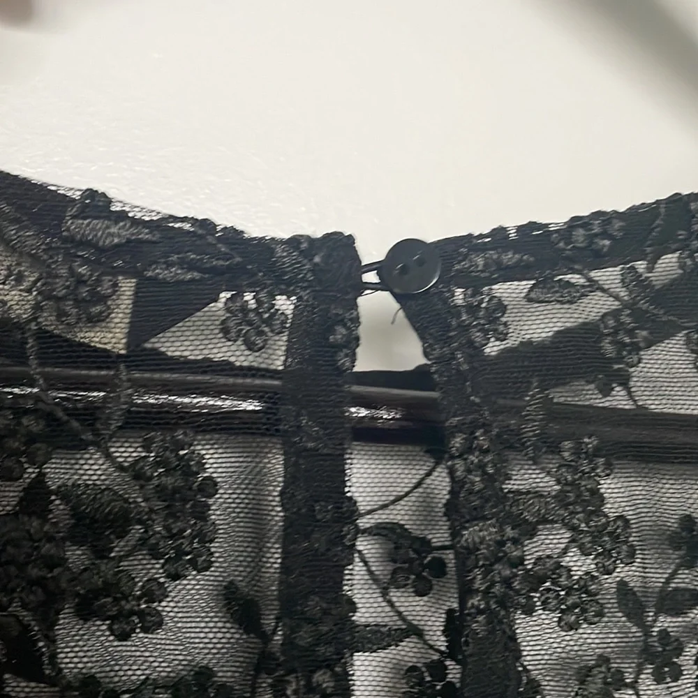 Zara Basic Floral Lace Top - Picture 4 of 5